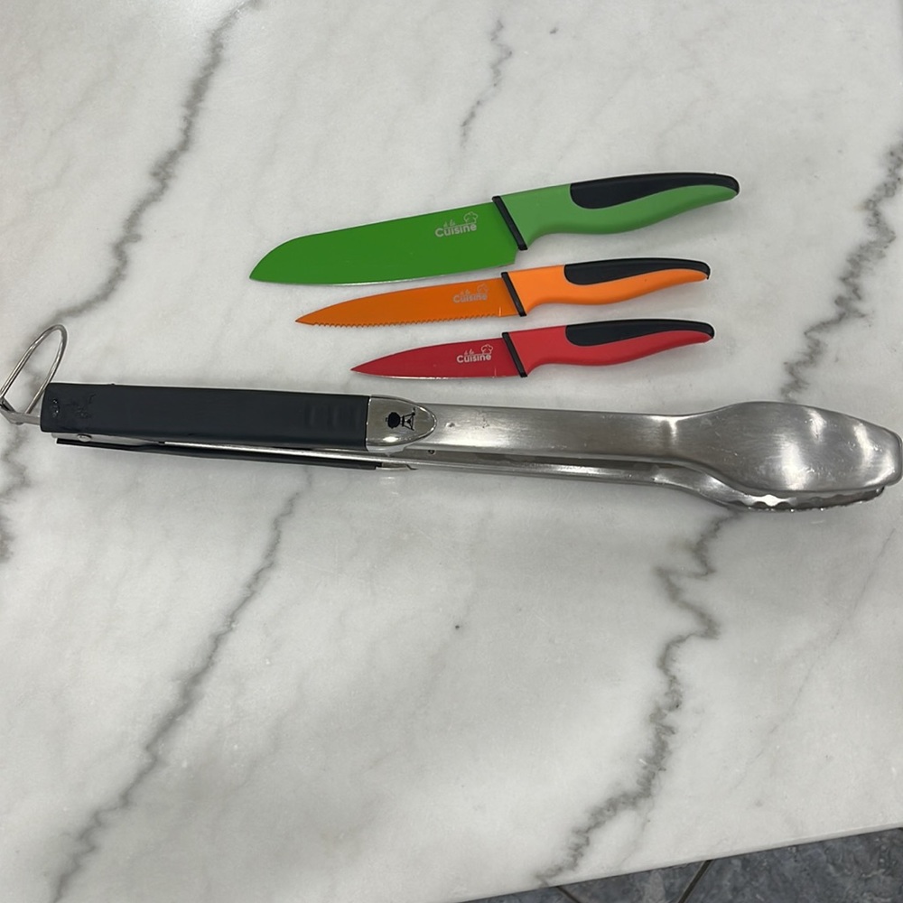 A la Cuisine Knives and Weber BBQ Tongs